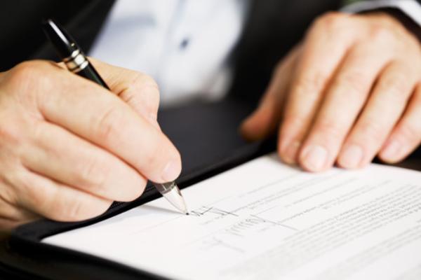 Chủ thể có quyền ký kết hợp đồng lao động
