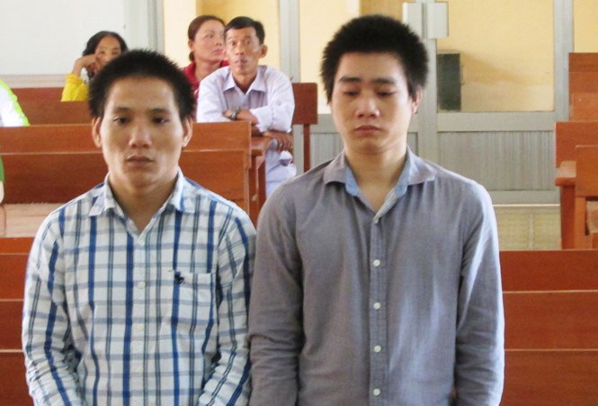 Hai đối tượng bị kết án khi cướp đồ của khách nước ngoài