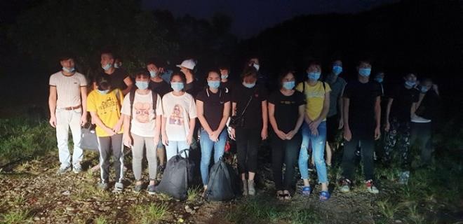 Xu Ly Hanh Vi Dua Nguoi Nhap Canh Trai Phep Vao Viet Nam